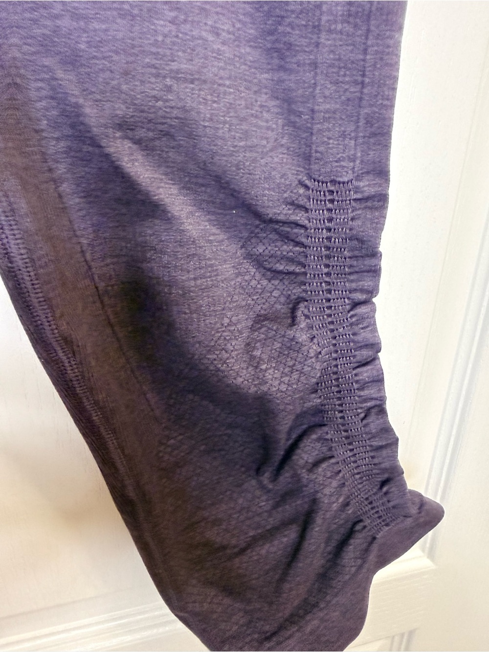 Lululemon Women's Ruched Capri Leggings Size 6 - Picture 4 of 9